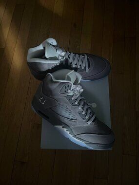 Nike Air Jordan 5 Retro Wolf Grey Size 11 Worn Once w/ Box